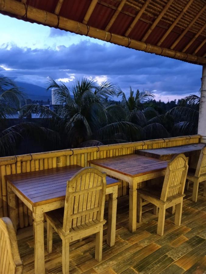 Amed Stop Inn Homestay, Rooftop Restaurant And Bar المظهر الخارجي الصورة