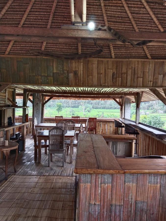 Amed Stop Inn Homestay, Rooftop Restaurant And Bar المظهر الخارجي الصورة